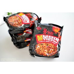 HARIM SPICY STIR FIRED RAMEN (1PCS)